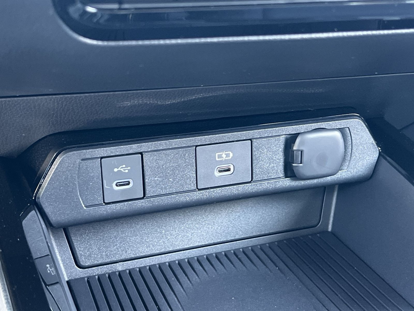 New 2026 Toyota Prius Plug-In Hybrid FWD image 25
