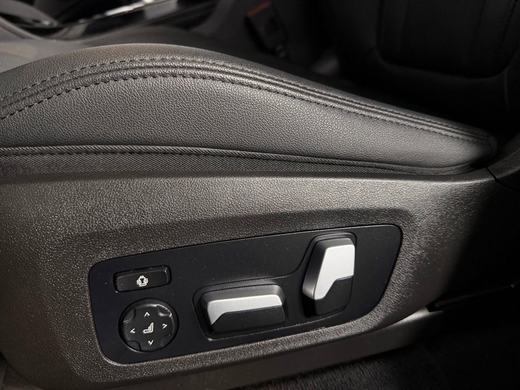 Used 2021 BMW X4 xDrive30i w/ M Sport Package AWD/4WD image 23