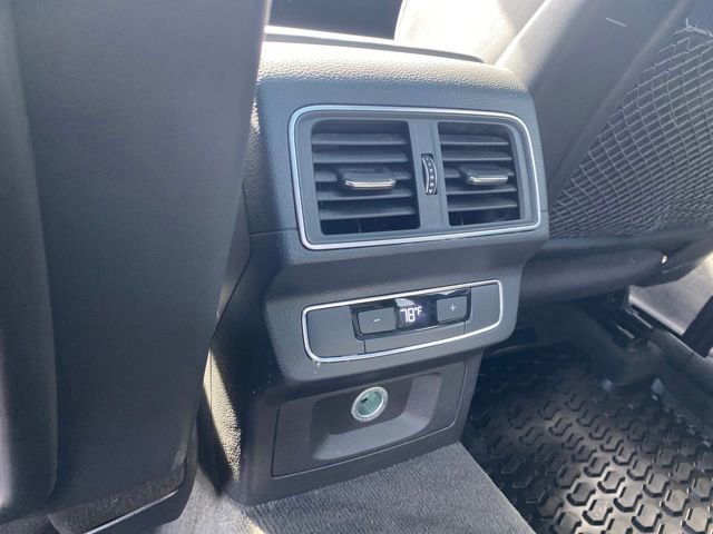 Used 2018 Audi SQ5 Prestige image 19