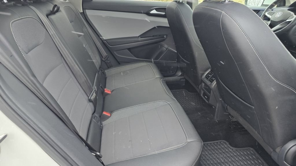 Used 2022 Volkswagen Taos SE w/ Panoramic Sunroof Package image 20