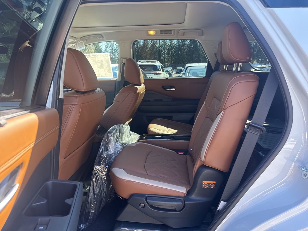 New 2026 Nissan Pathfinder Platinum image 22