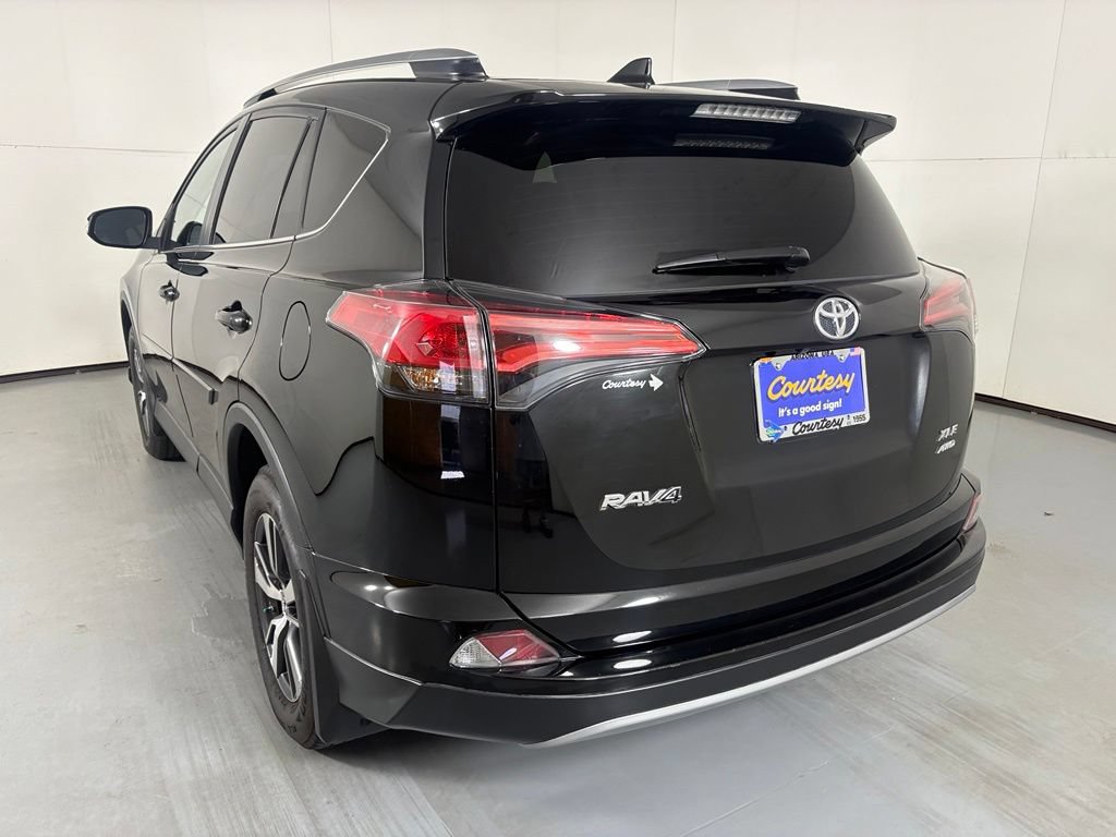 Used 2018 Toyota RAV4 XLE w/ Plus Extra Value Package AWD/4WD image 6