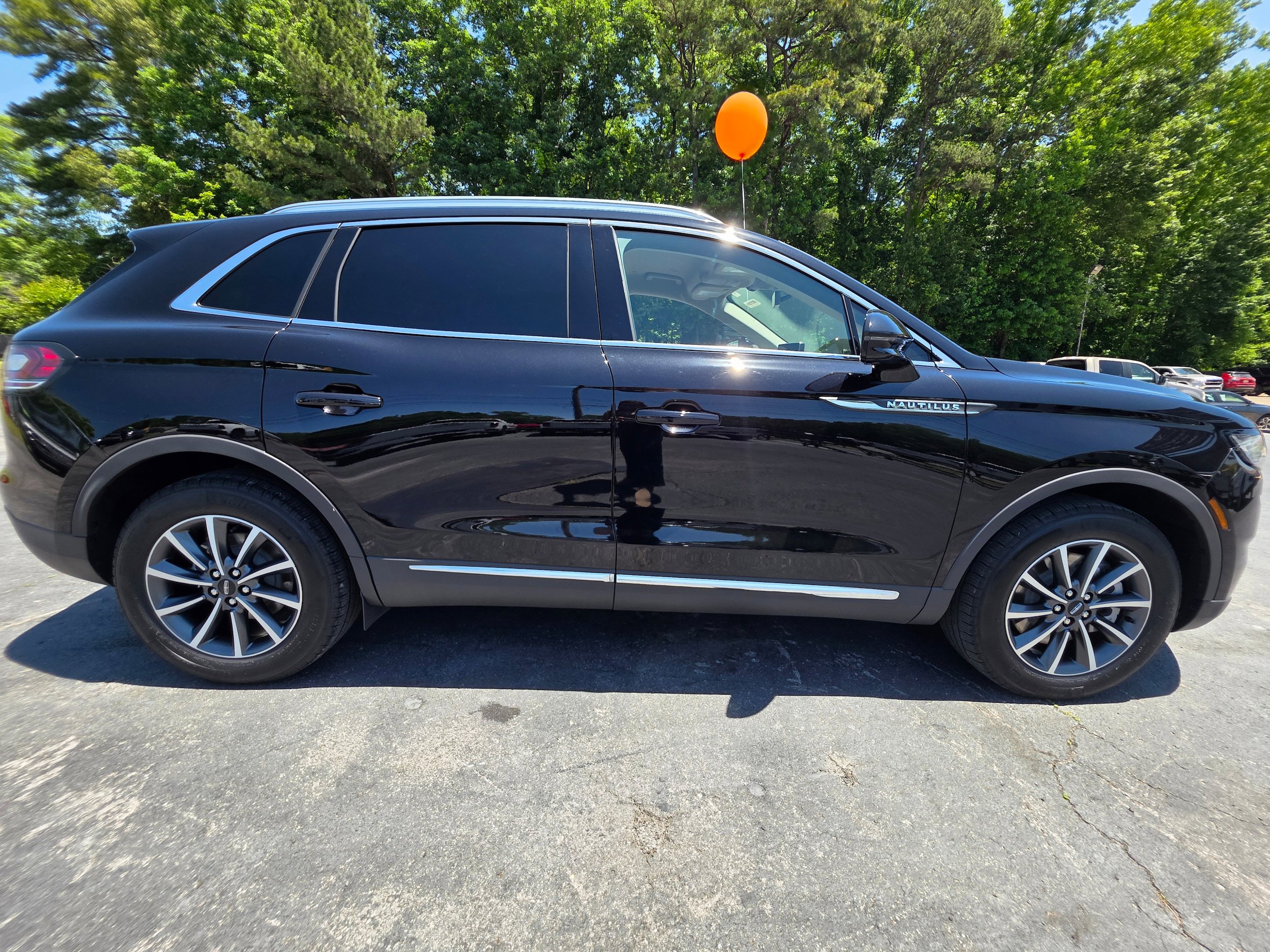 Used 2021 Lincoln Nautilus FWD image 4