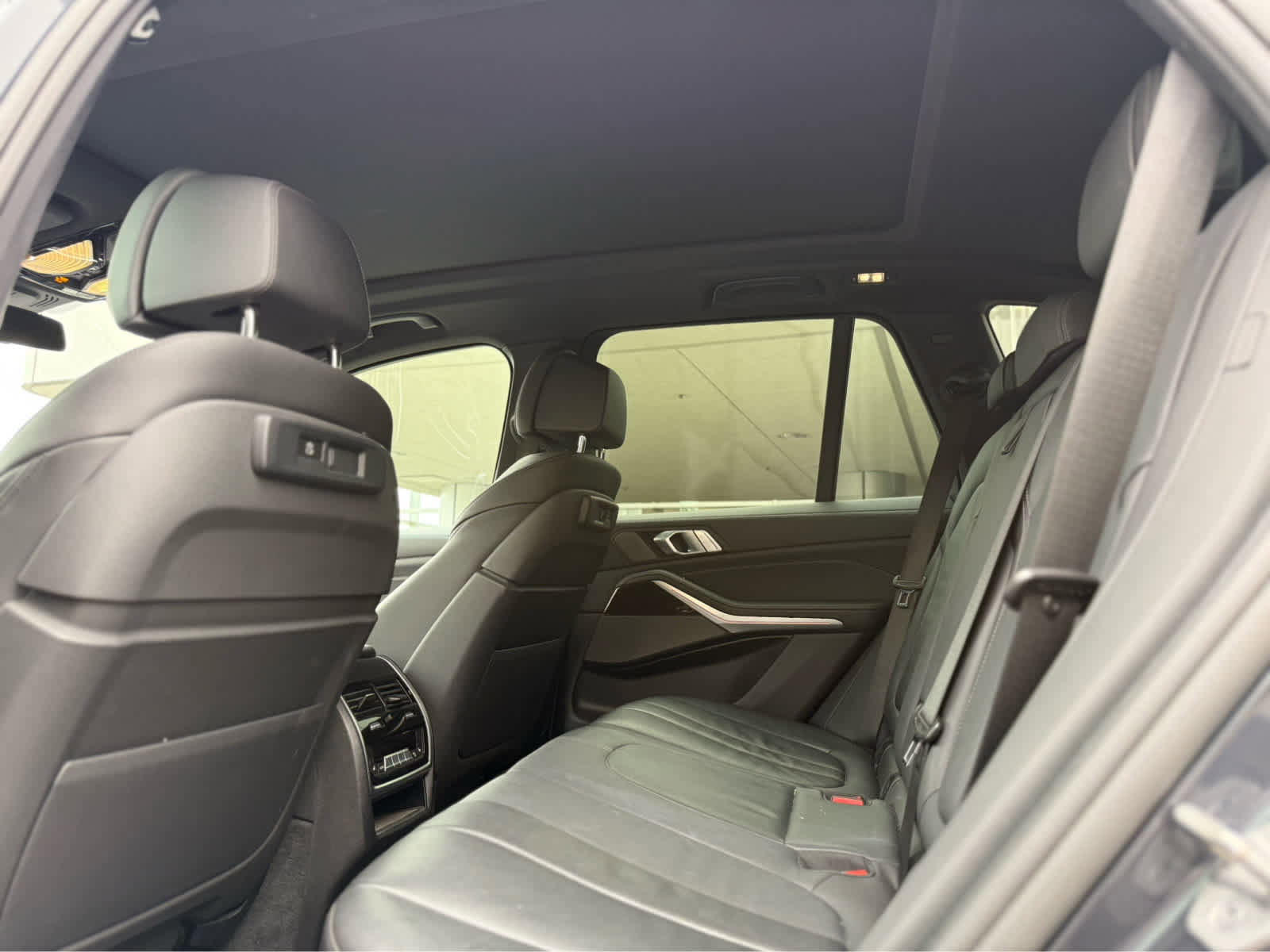 Used 2021 BMW X5 xDrive40i w/ M Sport Package image 7