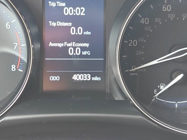 Used 2022 Toyota C-HR XLE FWD image 11