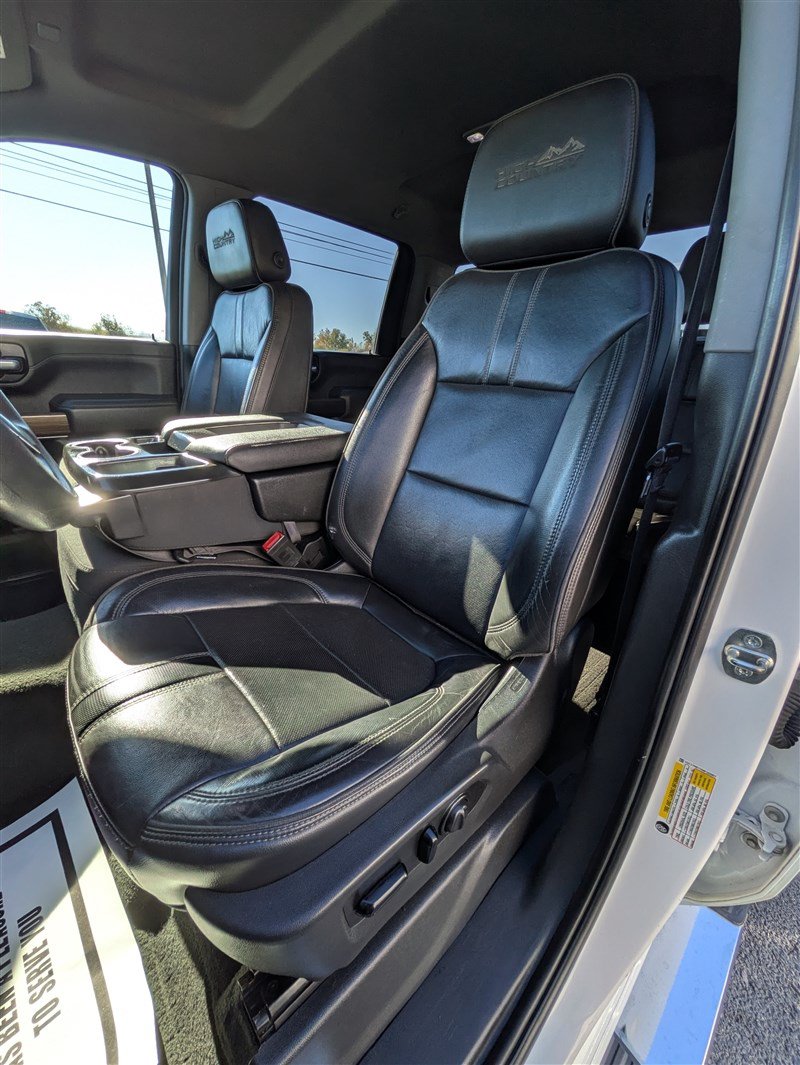 Used 2021 Chevrolet Silverado 2500 LT w/ Z71 Off-Road Package AWD/4WD image 18