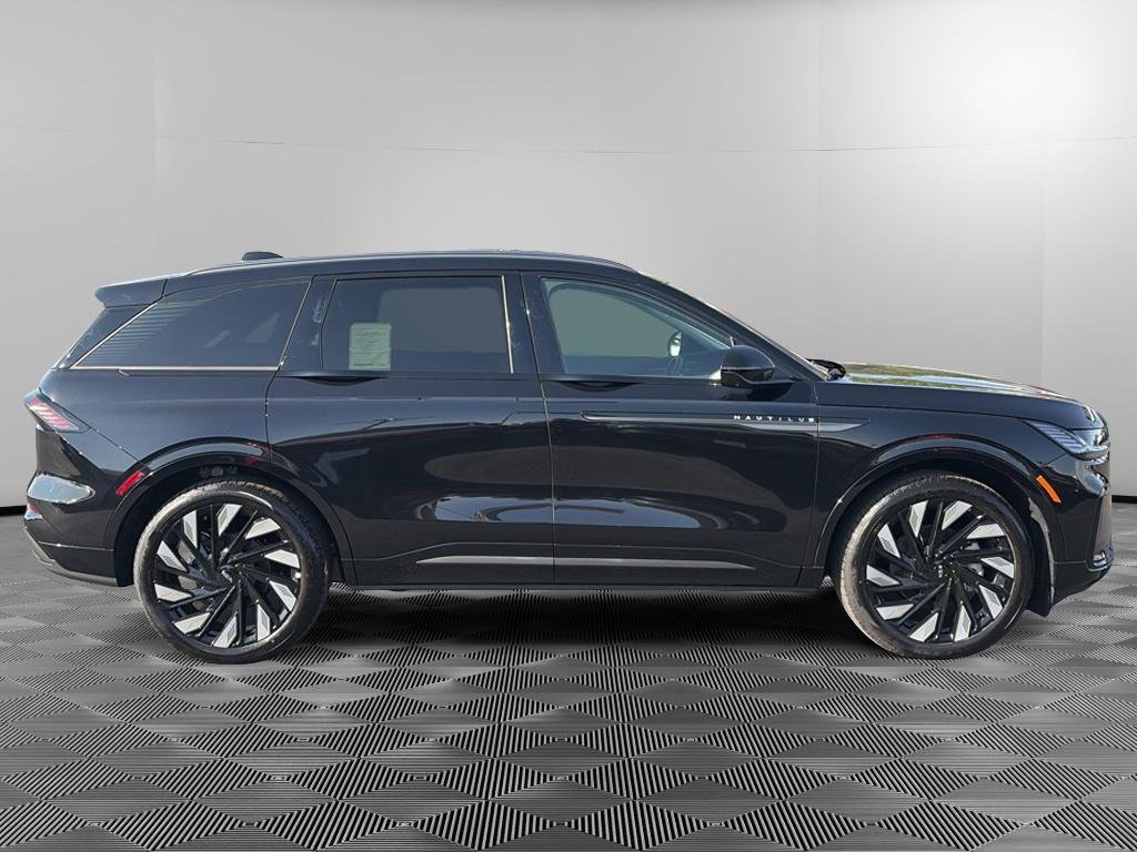 New 2026 Lincoln Nautilus Reserve w/ Jet Appearance Package AWD/4WD image 8