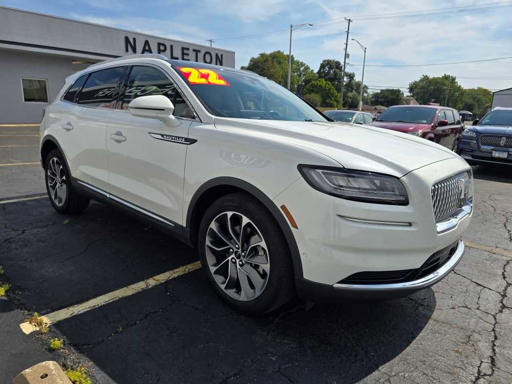 Used 2022 Lincoln Nautilus Reserve w/ Equipment Group 201A image 11