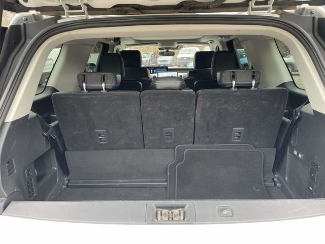 Used 2025 Ford Expedition Platinum image 19