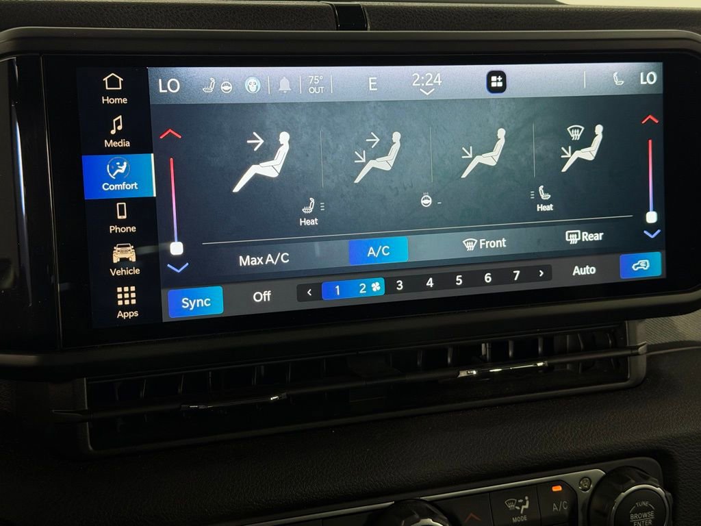 Used 2024 Jeep Wrangler Unlimited w/ Convenience Group image 17