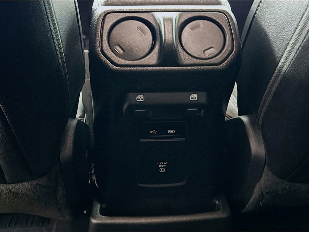Used 2020 Jeep Wrangler Unlimited Sahara image 36