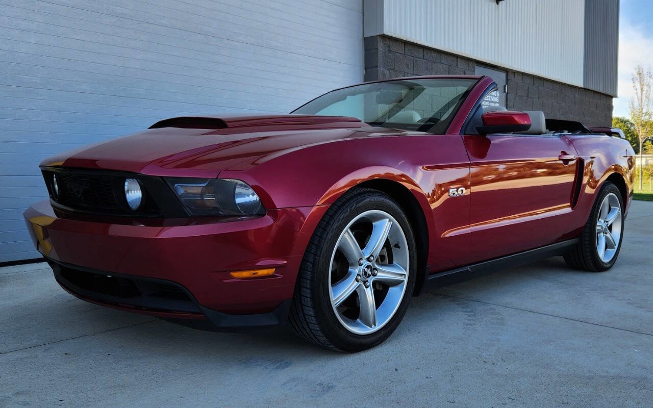 Used 2011 Ford Mustang GT Premium image 1
