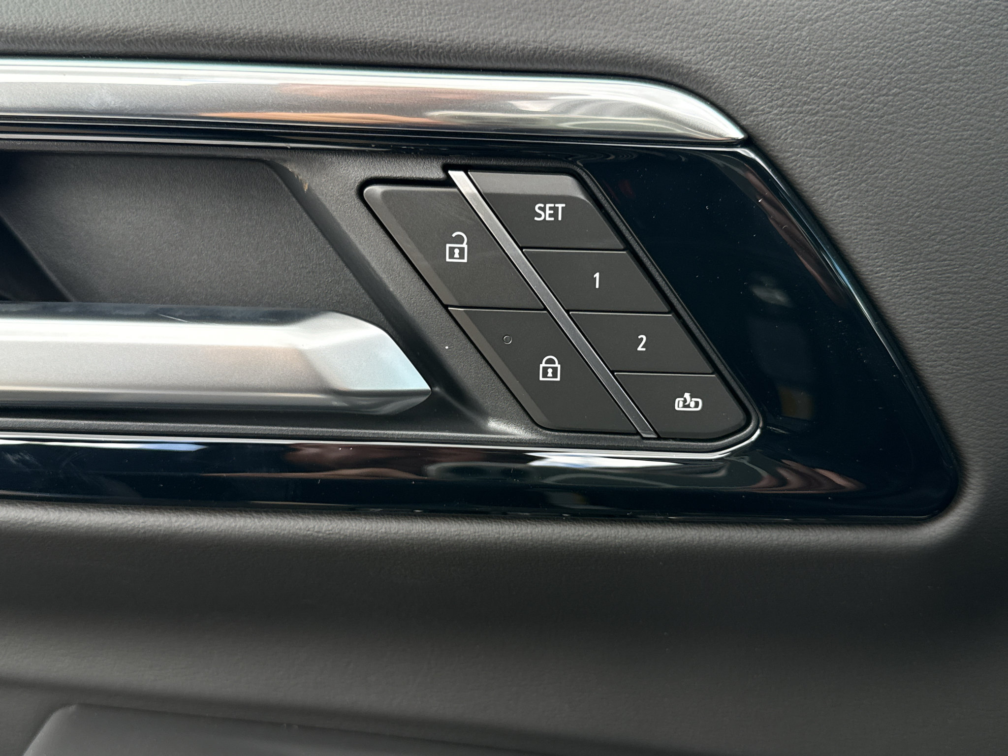 New 2026 Chevrolet Suburban High Country AWD/4WD image 12