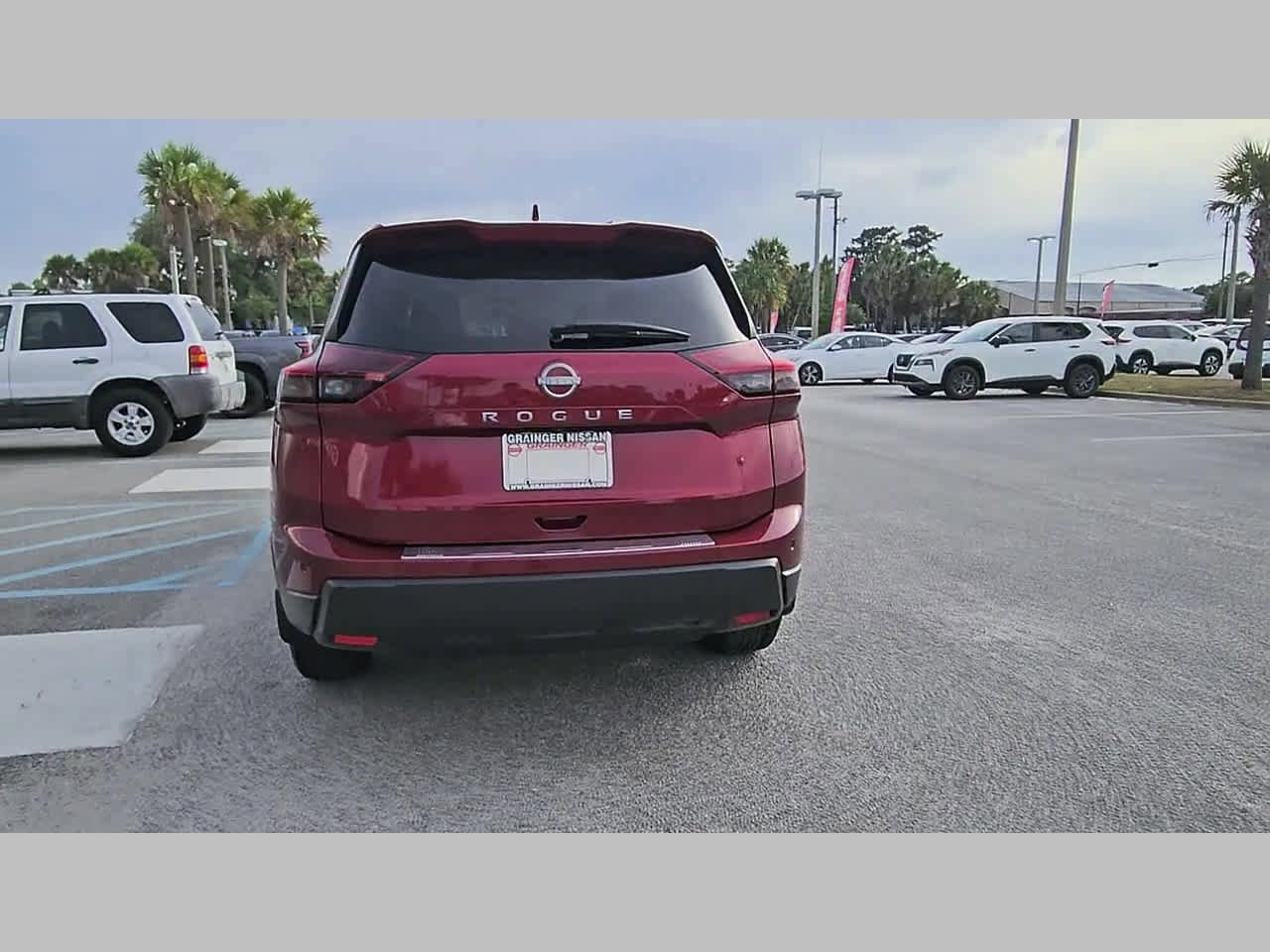 Used 2025 Nissan Rogue SV FWD image 32