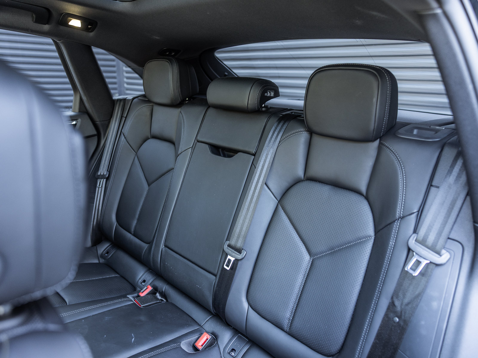 Certified 2026 Porsche Macan AWD/4WD image 18
