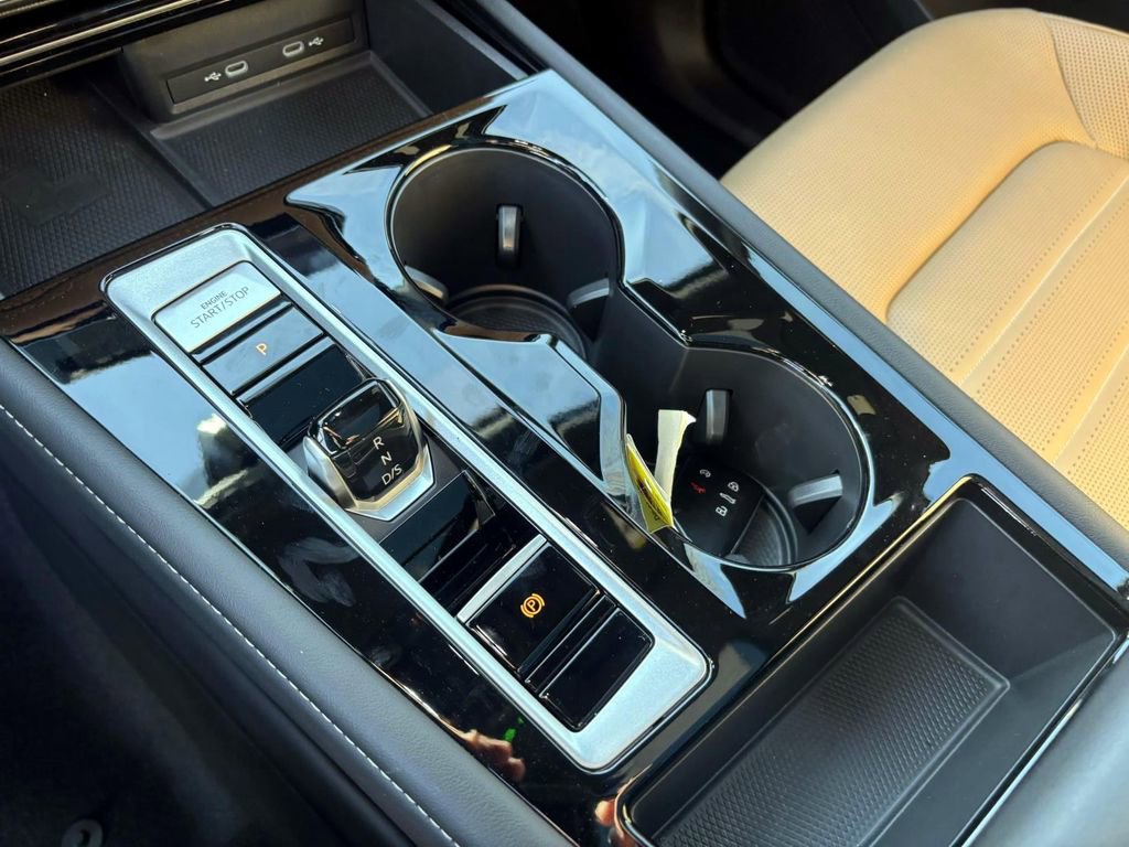 Used 2024 Volkswagen Atlas Cross Sport SEL R-Line image 23