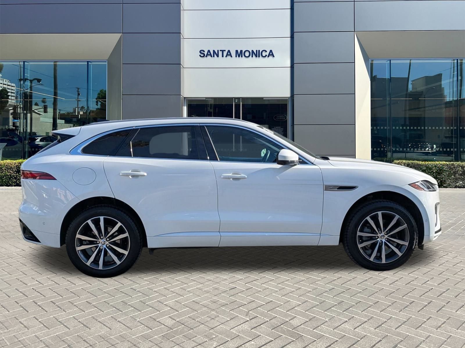 Used 2024 Jaguar F-PACE R-Dynamic S image 4