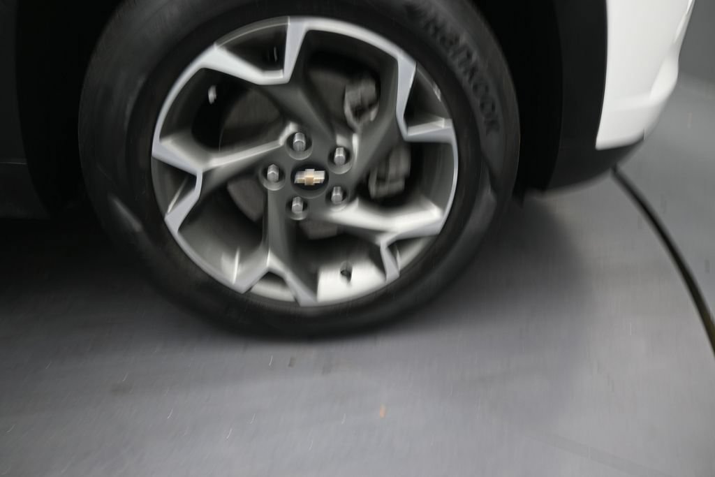 Used 2024 Chevrolet Trax LT FWD image 16