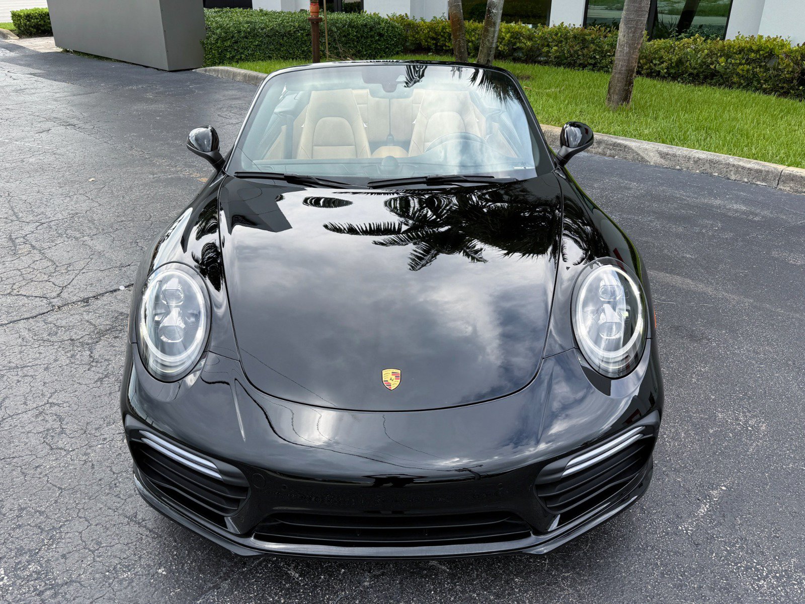 Used 2019 Porsche 911 4 Cabriolet AWD/4WD image 9