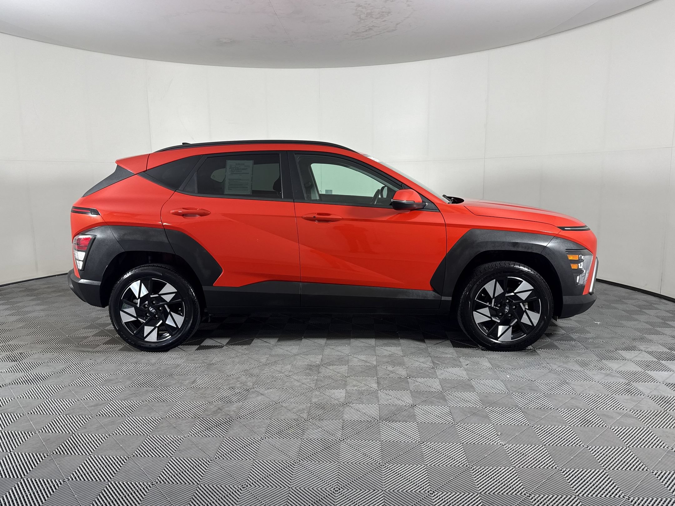 Used 2025 Hyundai Kona SEL AWD/4WD image 8