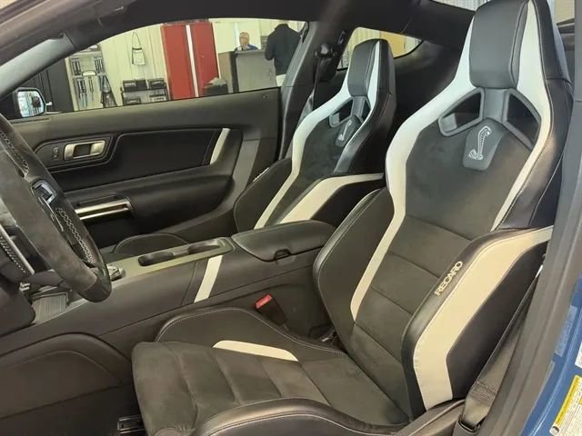 Used 2021 Ford Mustang Shelby GT500 w/ Carbon Fiber Track Pack RWD image 14