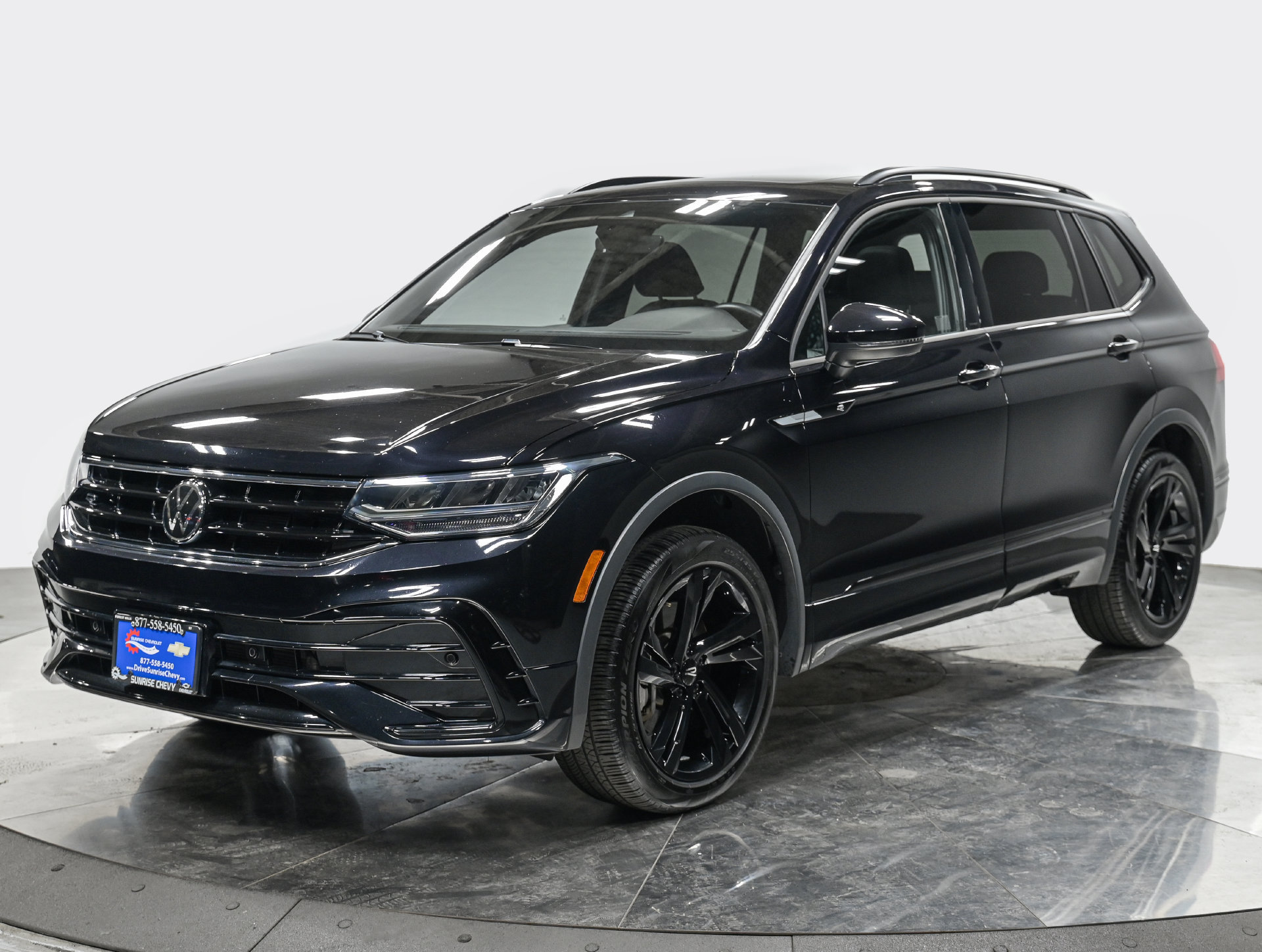 Used 2024 Volkswagen Tiguan SE R-Line