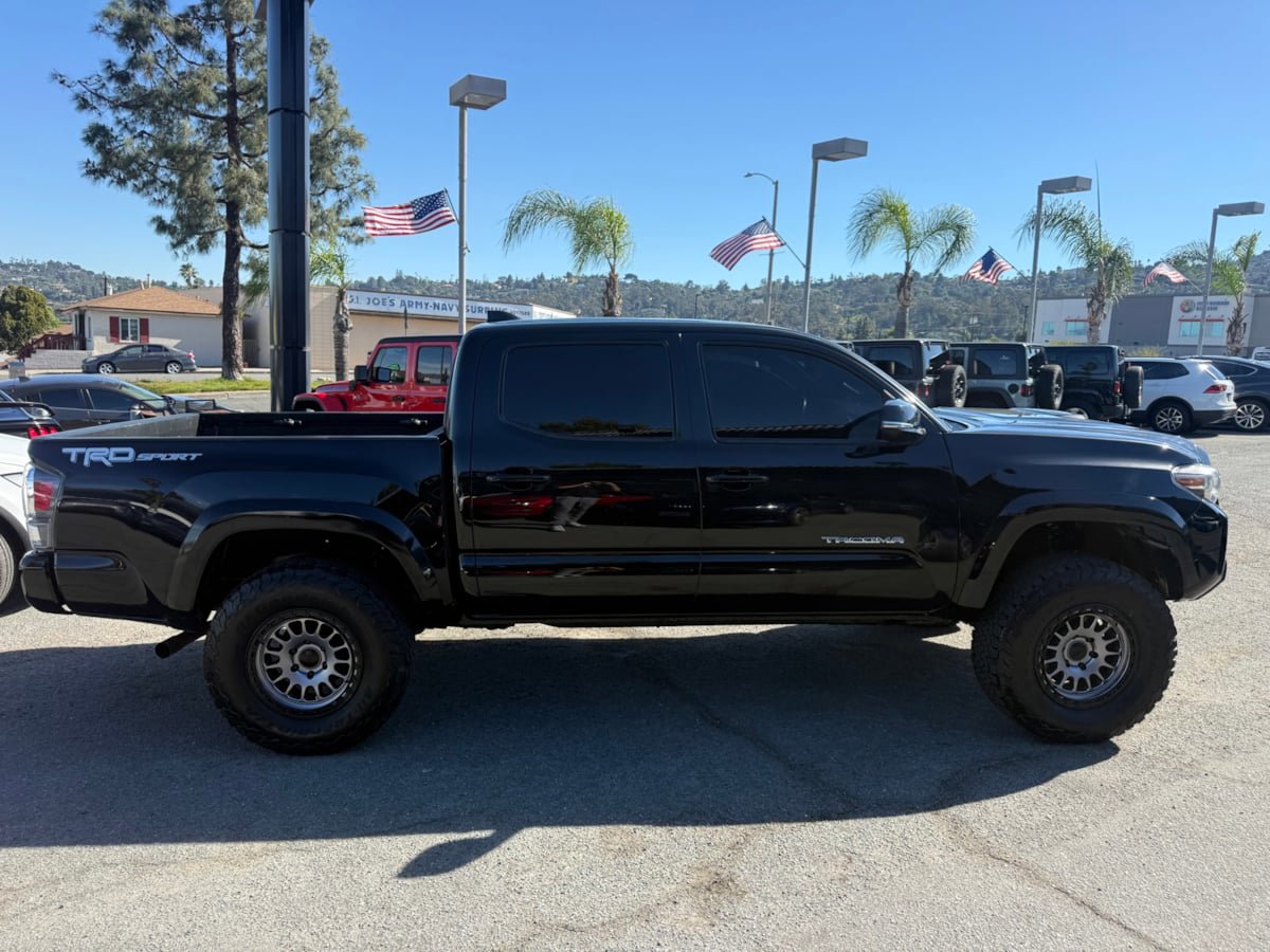 Used 2020 Toyota Tacoma TRD Sport w/ Technology Package RWD image 10