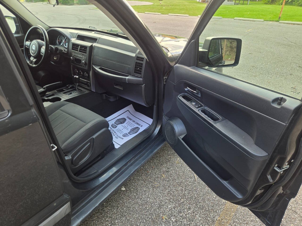 Used 2011 Jeep Liberty Sport w/ Popular Equipment Group AWD/4WD image 23