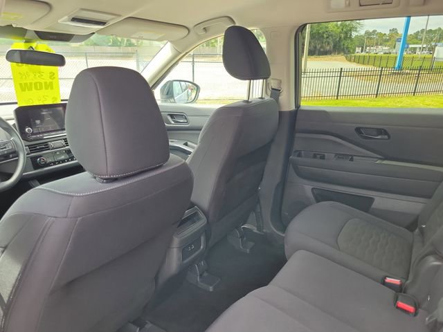 Used 2025 Nissan Pathfinder S AWD/4WD image 27