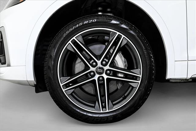 Certified 2025 Audi Q5 e Premium Plus w/ Premium Plus Package image 9