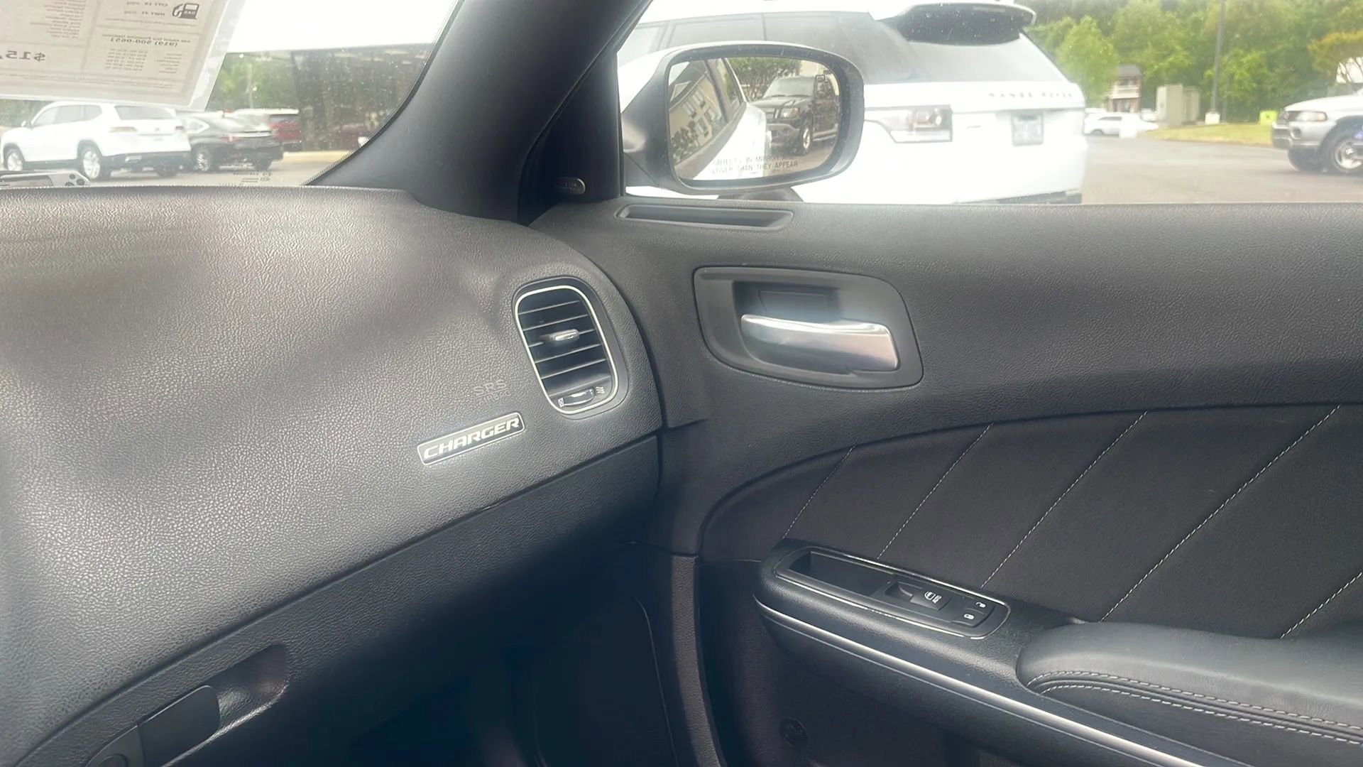 Used 2015 Dodge Charger SXT RWD image 15
