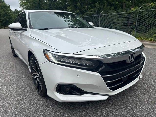 Used 2022 Honda Accord Touring image 3