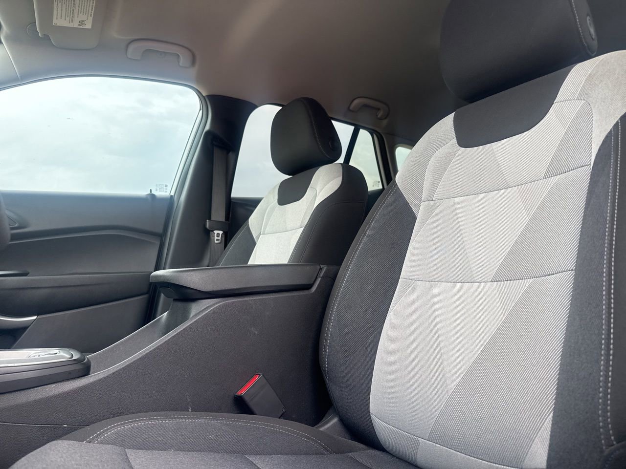 Used 2025 Chevrolet Trax LS image 40