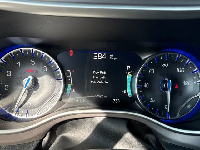 Used 2025 Chrysler Pacifica Select FWD image 16