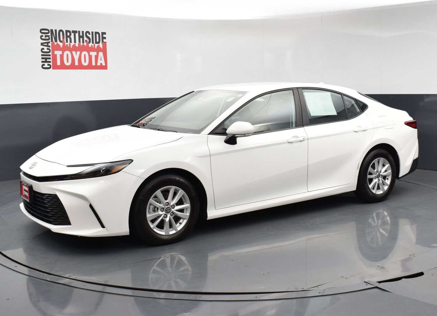 Used 2025 Toyota Camry LE FWD image 8