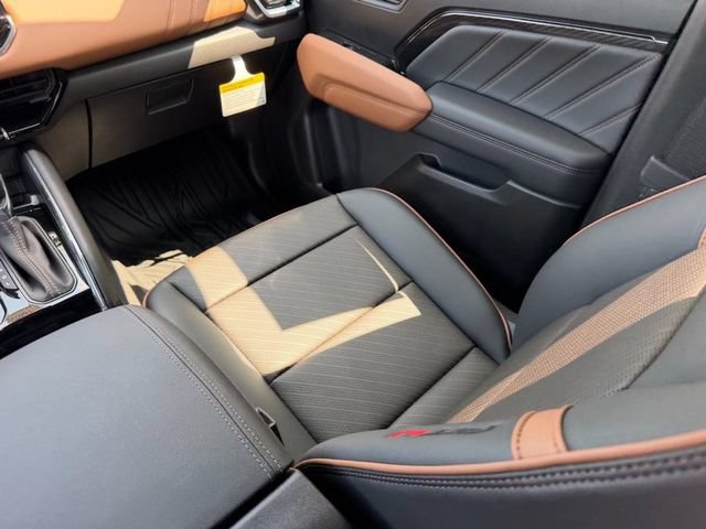 New 2026 GMC Canyon AT4 w/ AT4 Premium Package AWD/4WD image 17