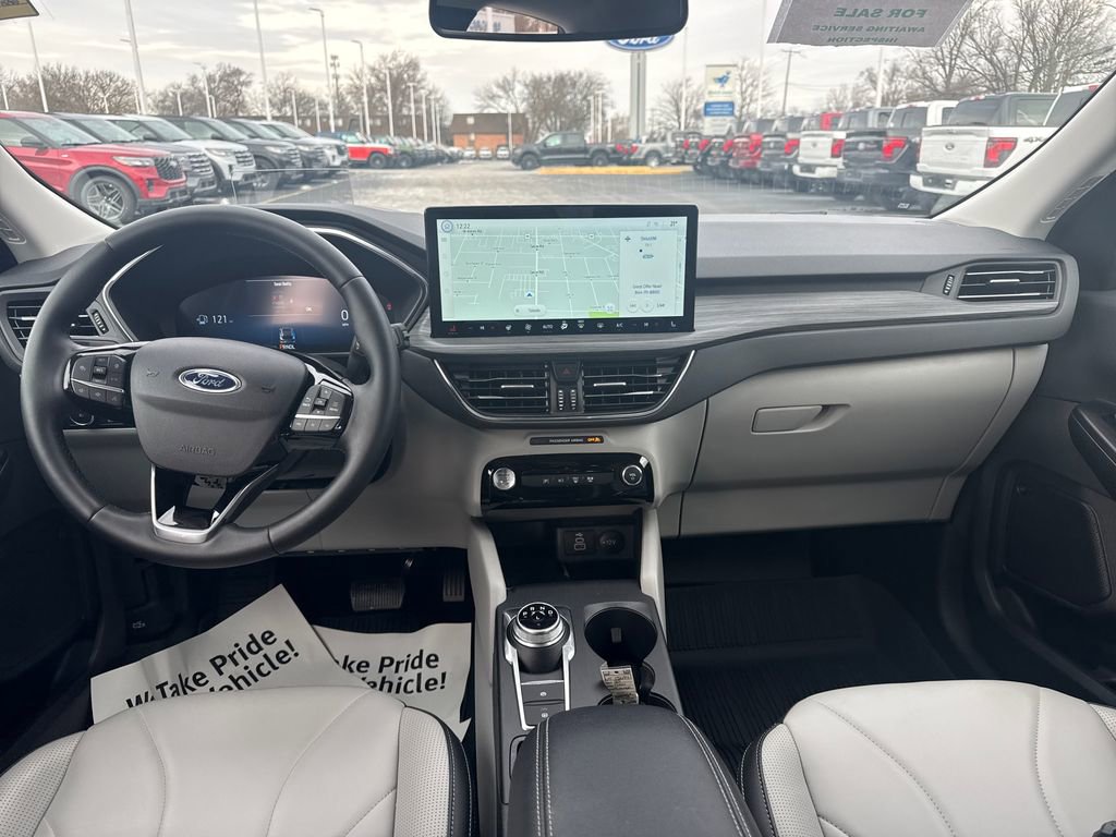 Used 2025 Ford Escape Platinum w/ Premium Technology Package image 19