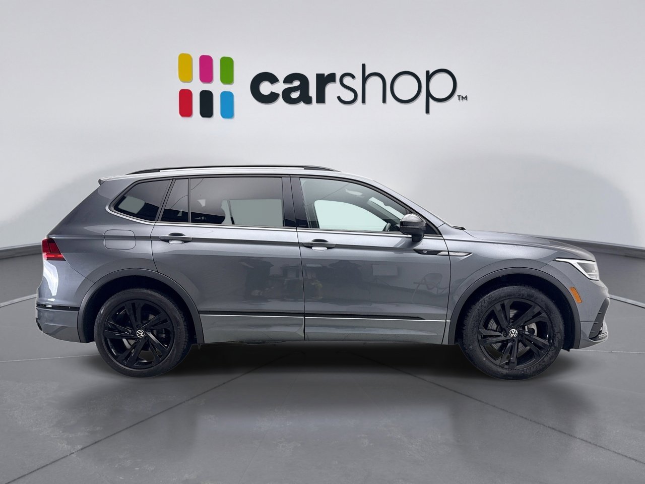 Used 2024 Volkswagen Tiguan SE R-Line FWD image 6