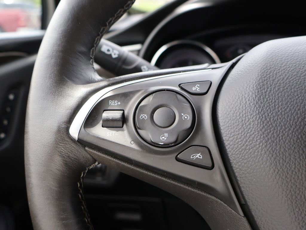 Used 2019 Buick Envision Essence FWD image 26