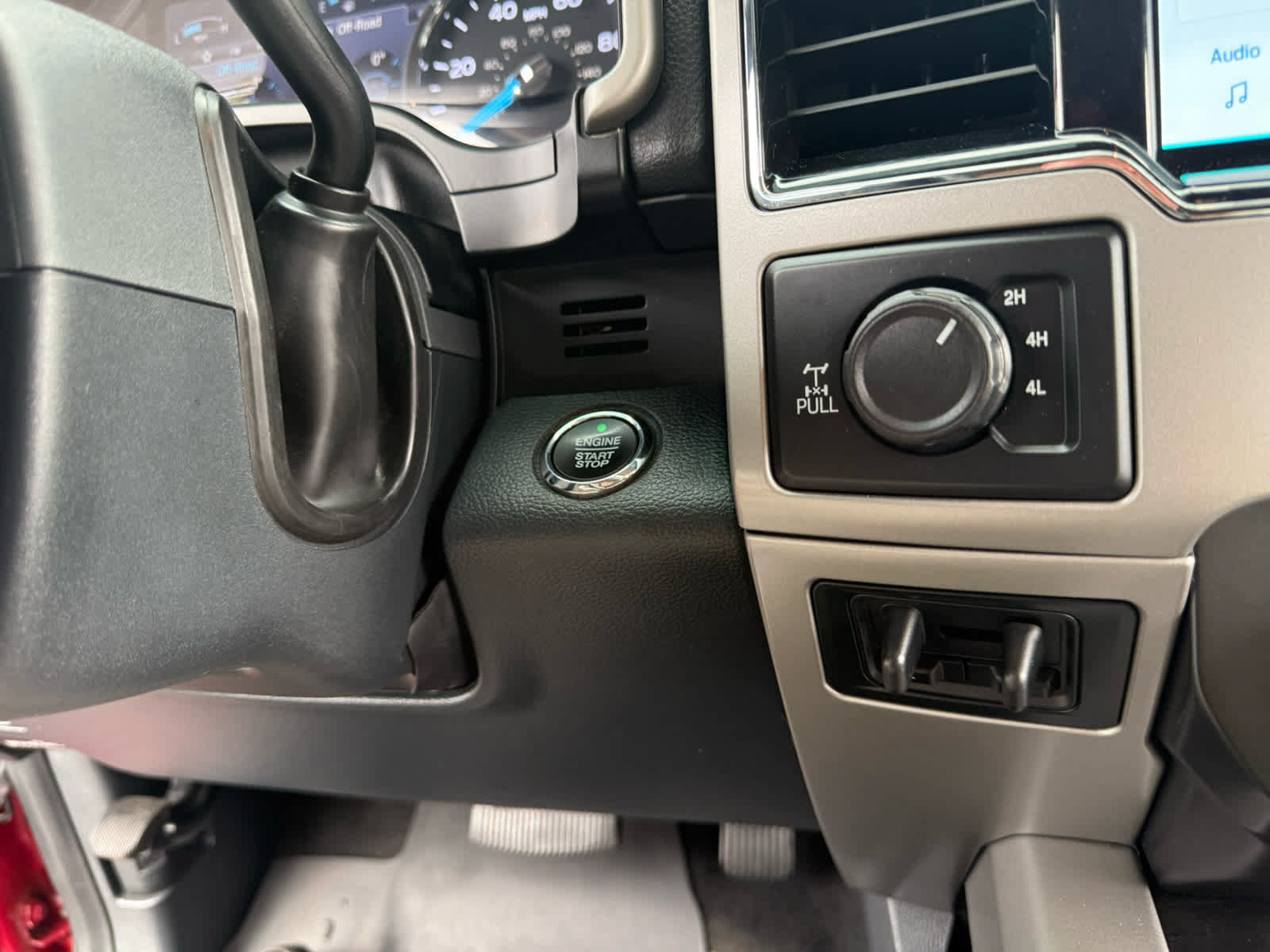 Used 2022 Ford F250 Lariat w/ Lariat Ultimate Package AWD/4WD image 13