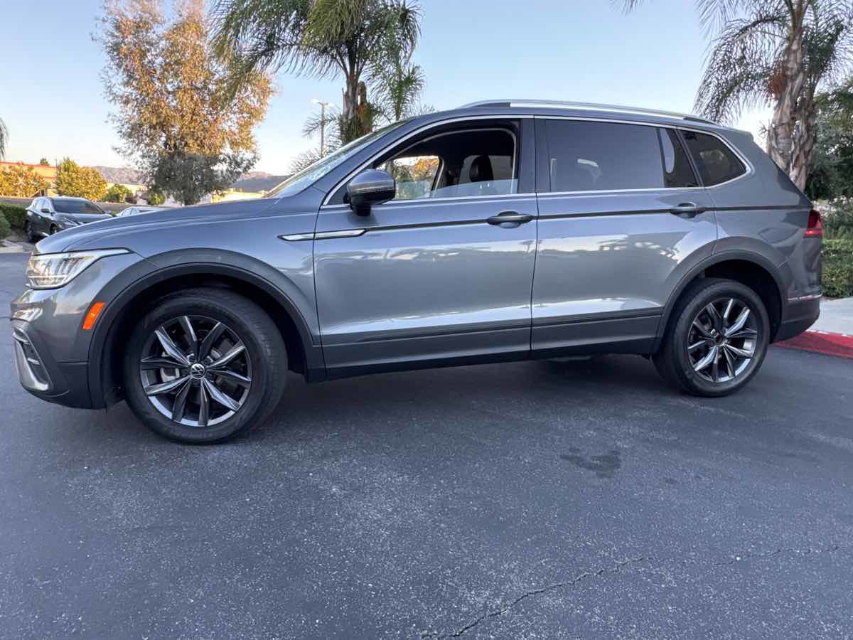 Used 2022 Volkswagen Tiguan SE image 9
