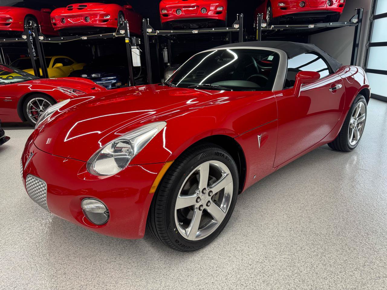 Used 2007 Pontiac Solstice Convertible w/ Premium Package RWD image 22