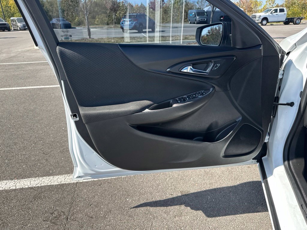 Used 2019 Chevrolet Malibu LS FWD image 14