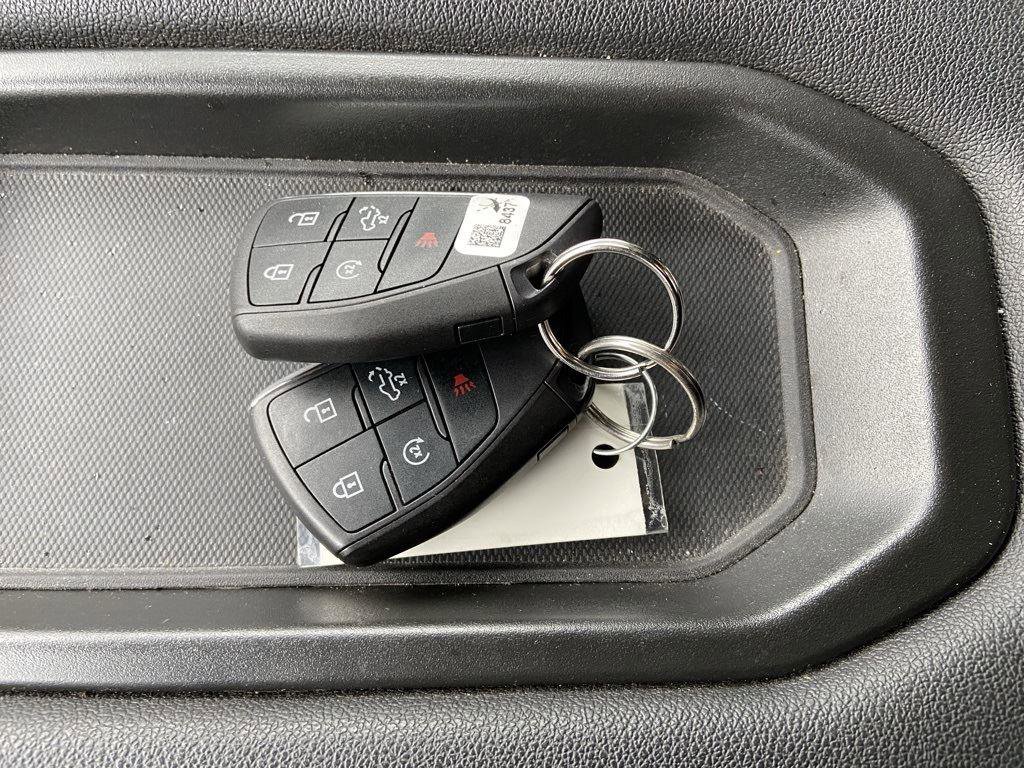 Used 2024 Chevrolet Silverado 1500 LT image 32