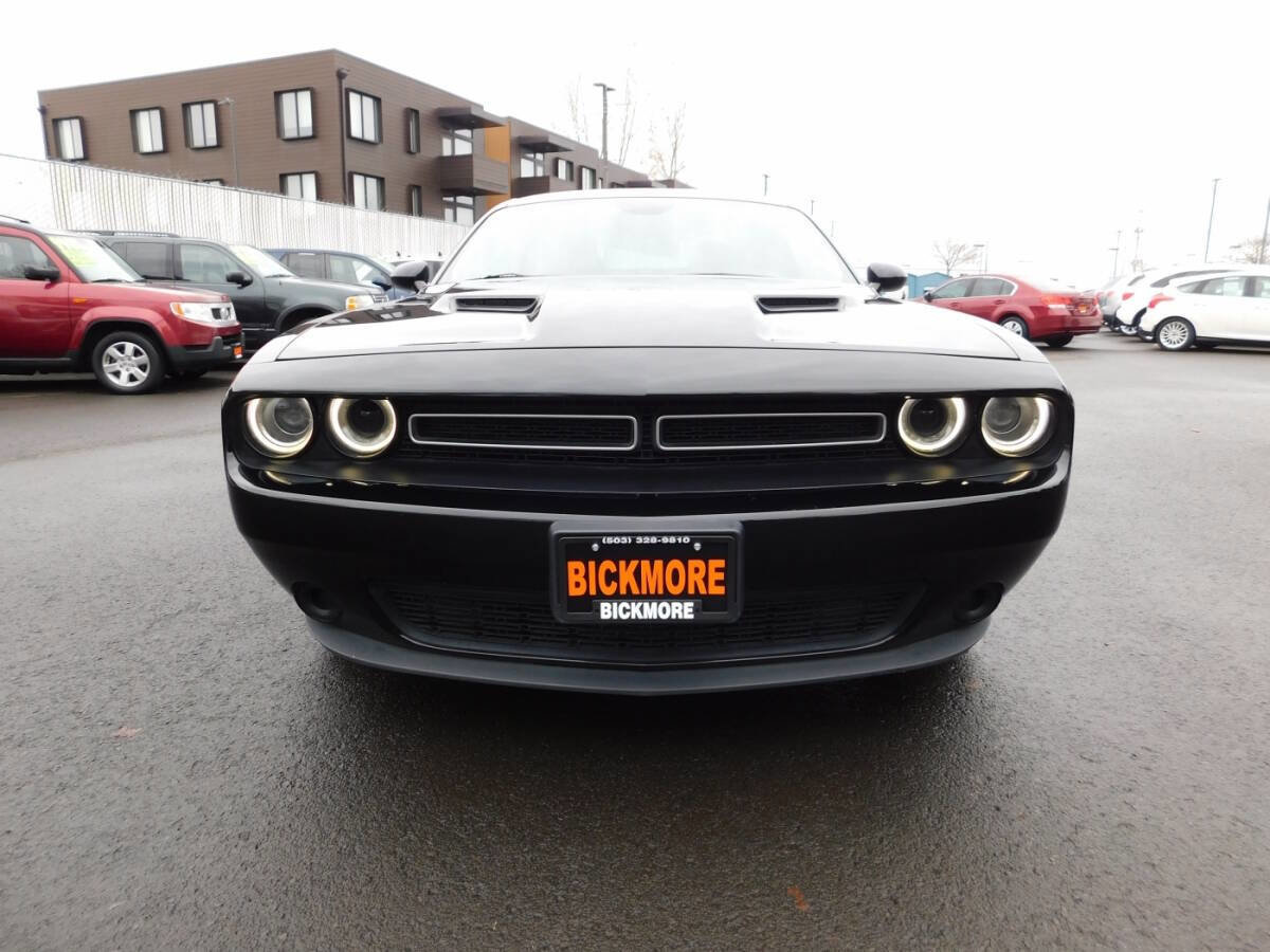 Used 2015 Dodge Challenger SXT image 18