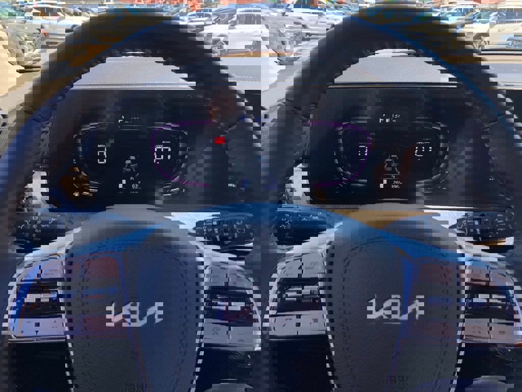 Used 2024 Kia Telluride EX w/ EX Captain's Chair Package image 20