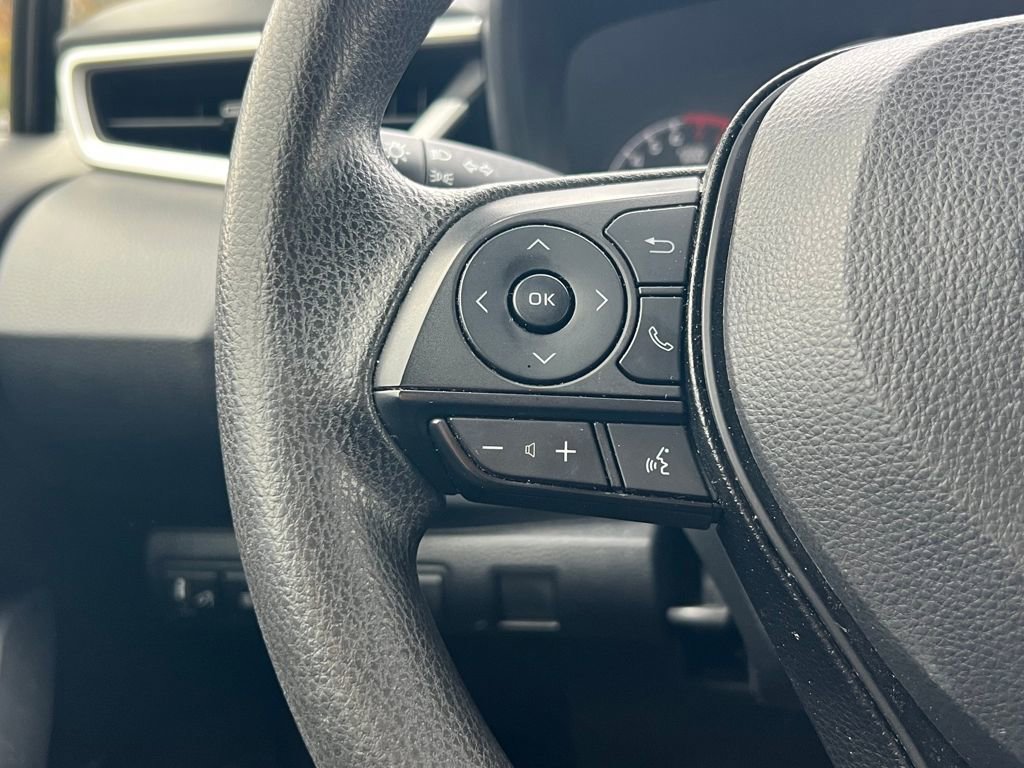 Used 2022 Toyota Corolla LE image 16