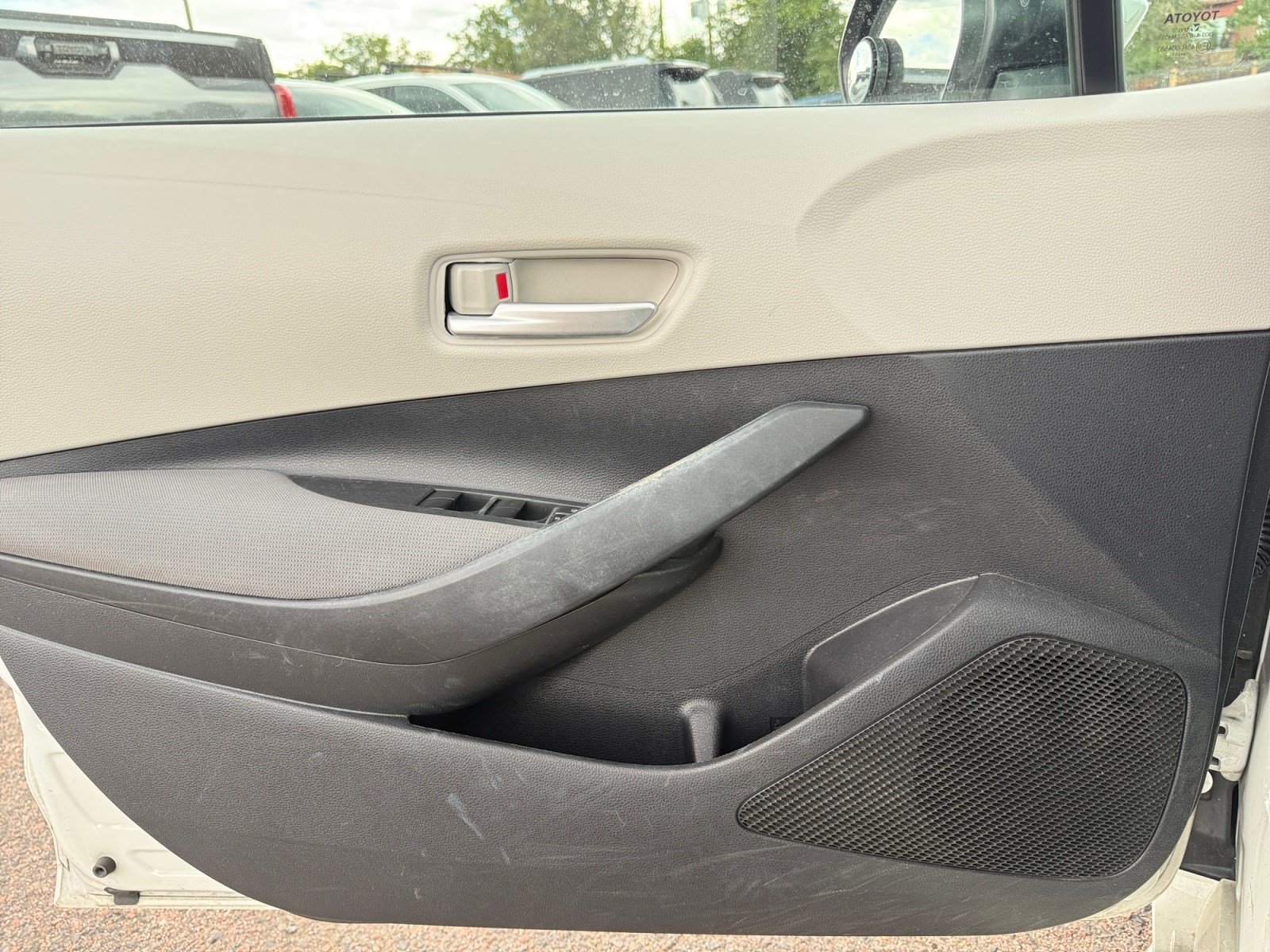 Used 2021 Toyota Corolla LE FWD image 13