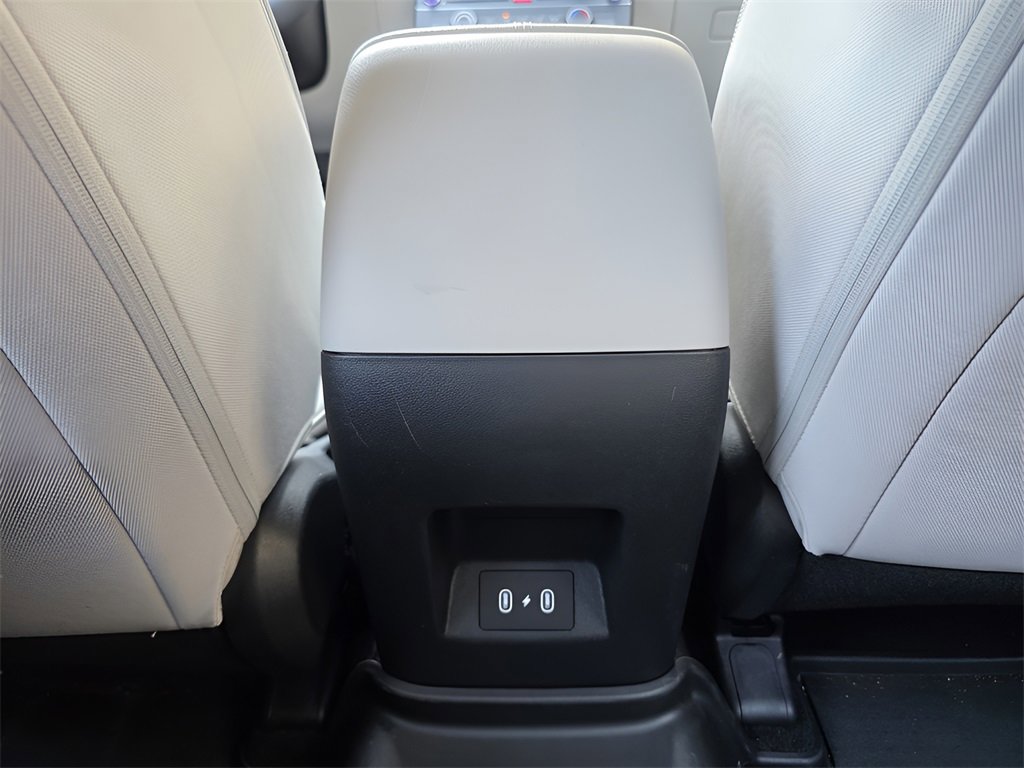 Used 2025 Hyundai Tucson SE image 16