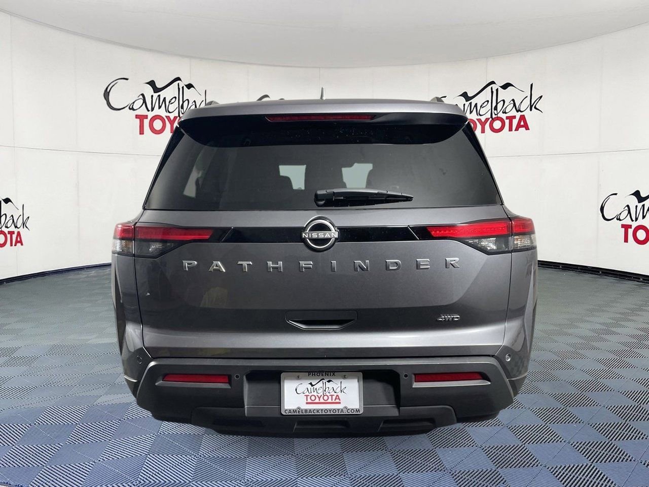 Used 2025 Nissan Pathfinder SV image 6